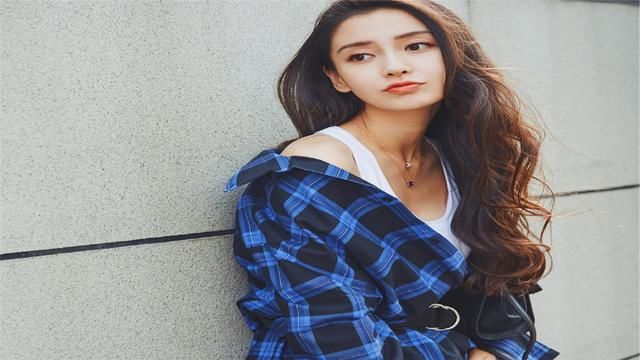 倪妮过生日，杨颖发微博祝福，网友不买账：为何称塑料姐妹花！