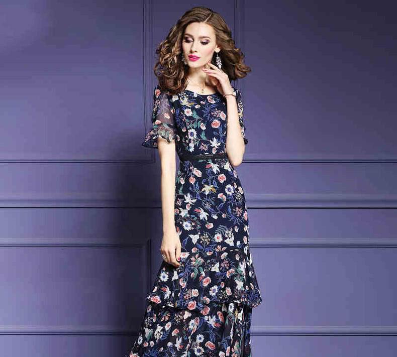 气质美裙端庄出行，简搭出夺目造型