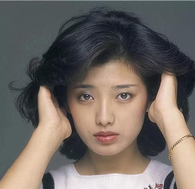 【山口百惠】山口百惠隐退后嫁给三浦友和，他们现在过得怎么样？
