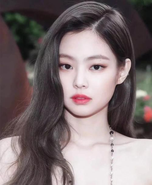  #过时#黄头发早就过时了，2020年流行这5种发色，特别是雾霾蓝，超洋气