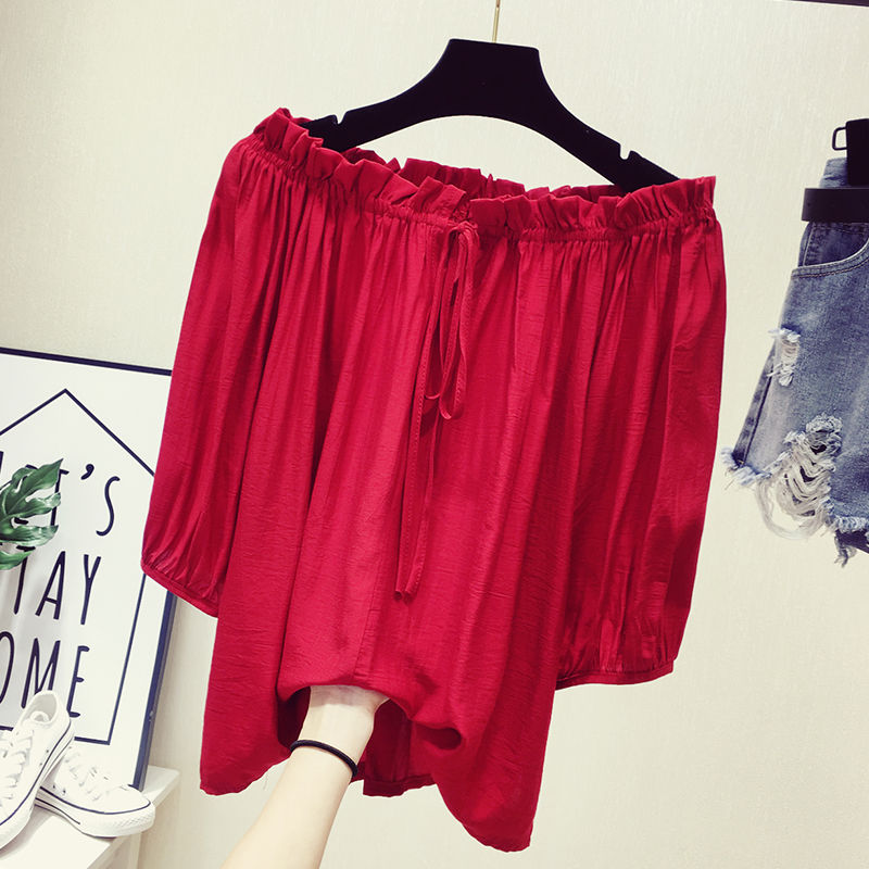 难怪嫂子一直这么美嫩，原来都穿这娃娃衫+短裤，衬肤减龄超洋气