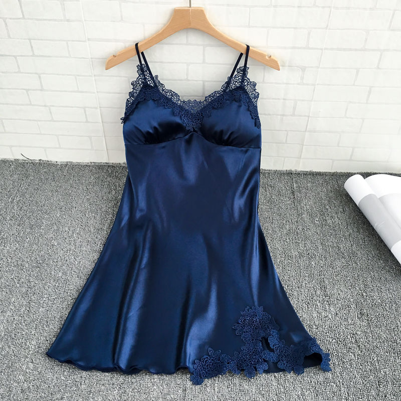 老婆洗澡后不穿裤子!直接换上睡衣，贼性感迷人了