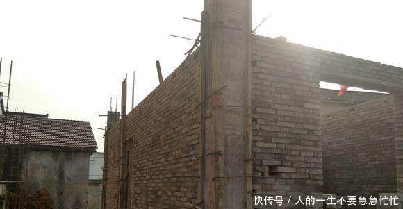 乡村大哥仅仅花了20万，就建了精美的别墅，乡亲们却很妒忌呀！