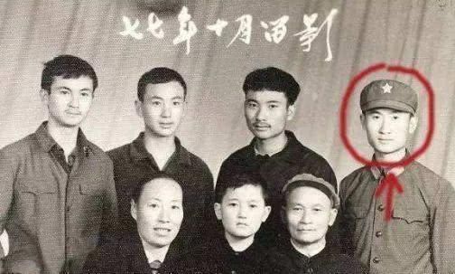 看王健林的老照片，真让人敬佩！网友：成功绝非偶然