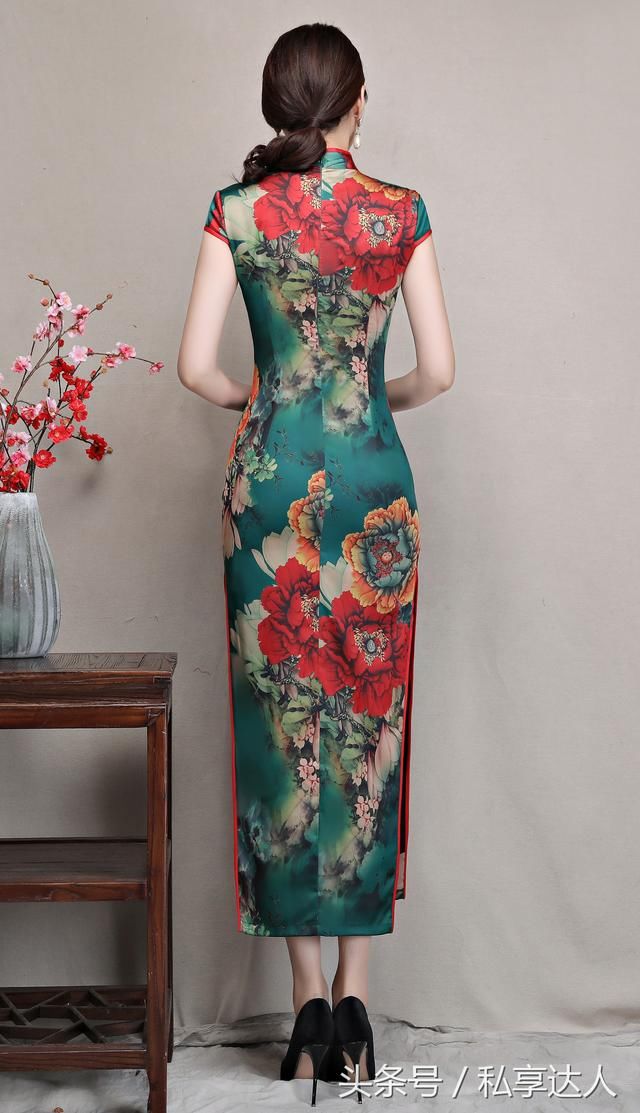 让男人怦然心动的绿色长款旗袍裙，好看吗？
