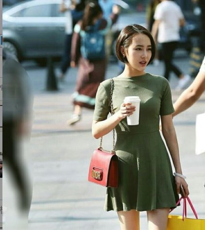 路人街拍, 看成都美女给你带来” 满屏的大长腿”！