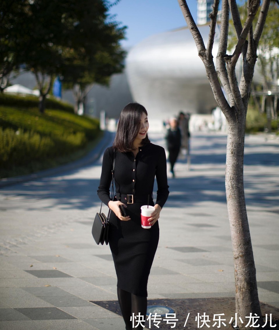 搭配|时尚穿搭:黑色连衣裙搭配,性感迷人