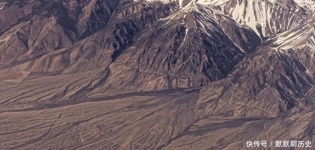 天路零公里出发,一小时海拔升高3000米,昆仑山脸色好严肃