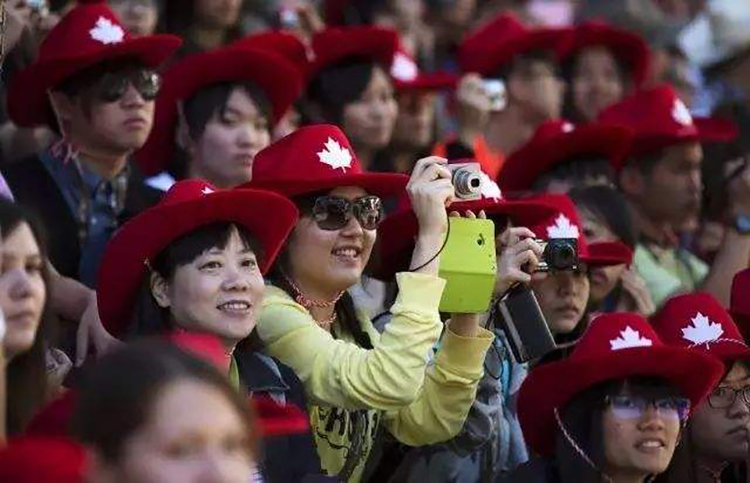 加拿大鹅股价暴跌后，加拿大更担忧的事情或发生，中国人不来了