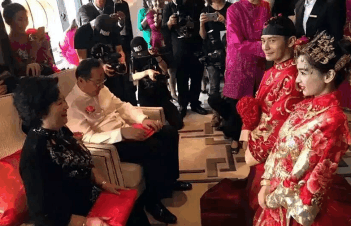 卓伟爆一线巨星夫妇出轨猛料, 恩爱都是假象? 网友: 太能演了