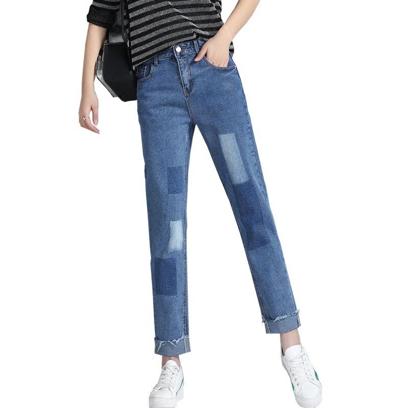 女人再漂亮，早秋也不要穿裙子了，这休闲的牛仔裤，青春有活力