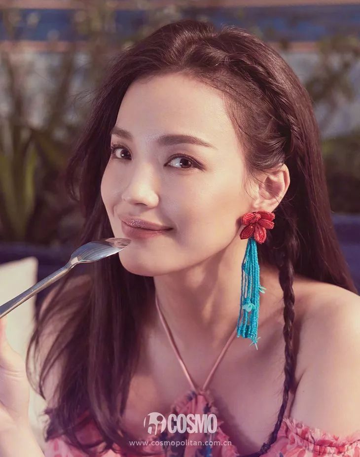 彩妆迷 | 海狸的奶咖色口红这么性感，难怪比伯离不开