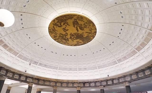 星巴克爆改百年老建筑，将闲置“废楼”改出王炸！网友：别卖咖啡