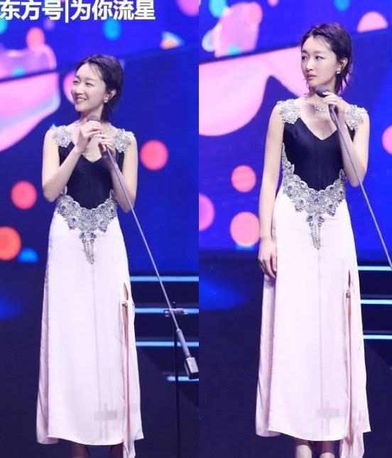 “隔空撞衫”：周冬雨撞上维密超模完胜，网友：小平板也有春天！