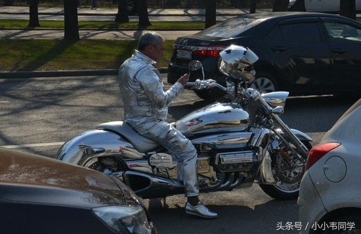 这些奇葩的穿着，看了后只想说:真的反人类