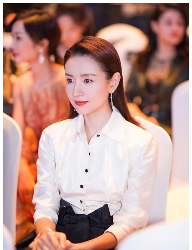  『大众对』董洁，离婚8年，有些事依旧难洗白：一步错，步步错