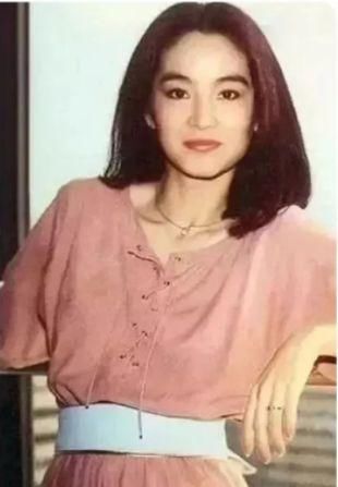  『也可以』今年衣柜里必须拥有它的姓名!百搭又时髦