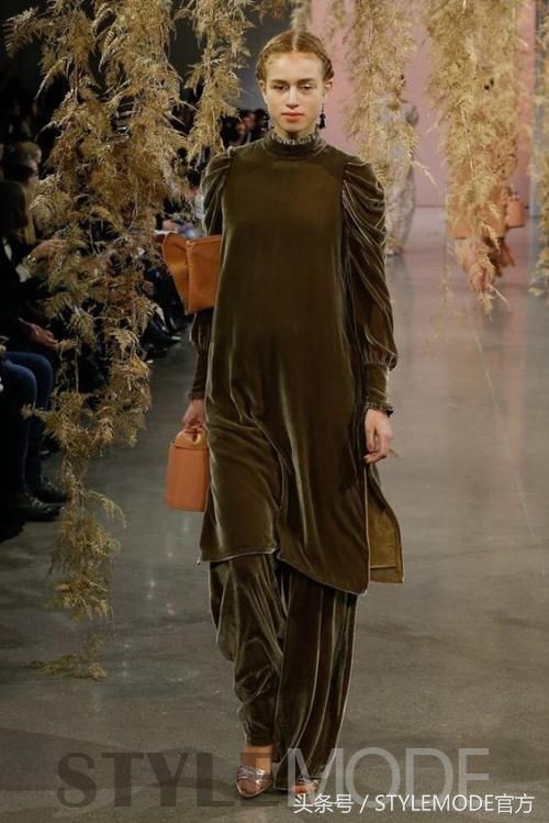 2018入秋的潮流裙装了解一下！