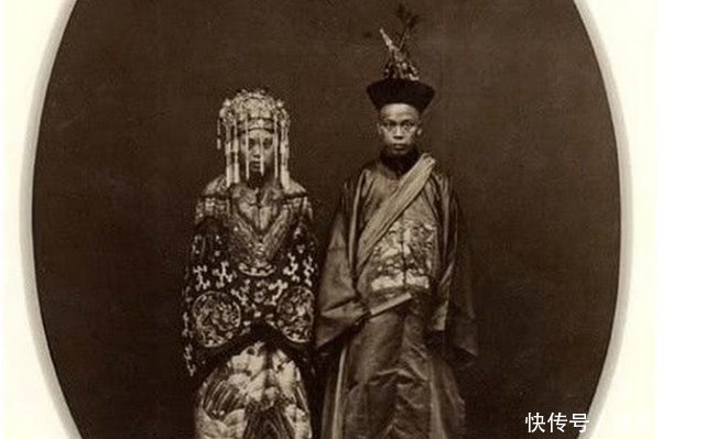  『韵味』清朝人的“婚纱照”女人们盛装打扮，凤冠霞帔，别有一番韵味