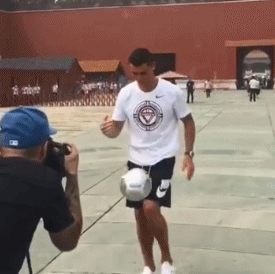 小林早报0720期刘强东被怼大四学生当黑客被学校处分重庆女子咬人