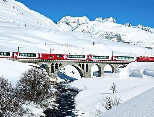 堪称世界上最慢的火车，冰川快车30公每小时，为何还被乘客抱怨开