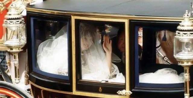 『夏季』世纪婚礼！“童话故事”起源于夏季，“童话故事”里美丽的花朵也绽放于夏季