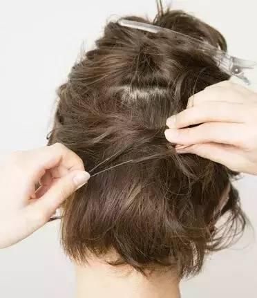 扎头发真的有那么难吗？你试试这个，再也不想披头散发