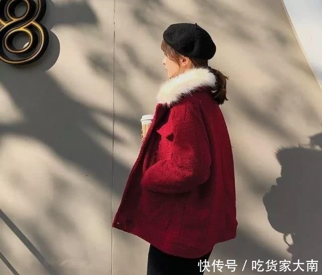 『小瞧』别小瞧这羊羔毛,保暖减龄不比羽绒服差,大雪天配雪地靴刚好