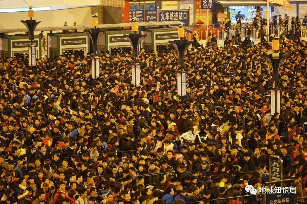 中国这些火车站为什么永远这么挤？