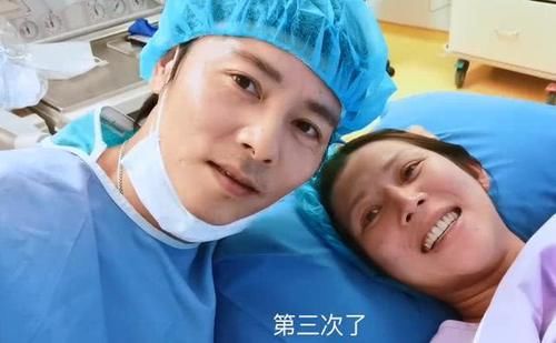 「蔡少芬」又一把猝不及防地狗粮!蔡少芬用张晋账号回应被盗号,赢得太彻底