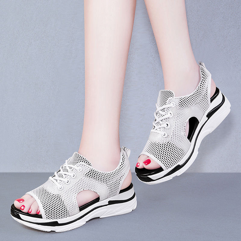 不会穿高跟鞋?这8款“厚底运动凉鞋”,舒适又显高,出门不累脚