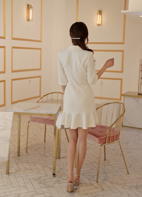 炼乳色百合幻梦轻熟百褶衣裙