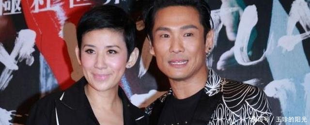 他曾是张学友的前辈,一首歌红了19年,54岁为赚