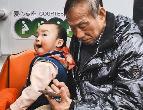  『孩子说谎』别把孩子交给这10种老人带，绝对不是因为嫌弃，而是……