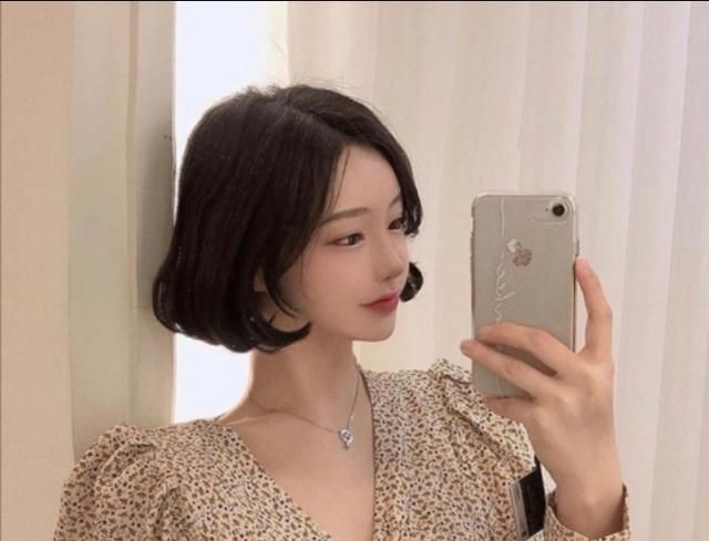 「短发」什么款式的女生短发好看 短发这样剪秒变时尚小姐姐