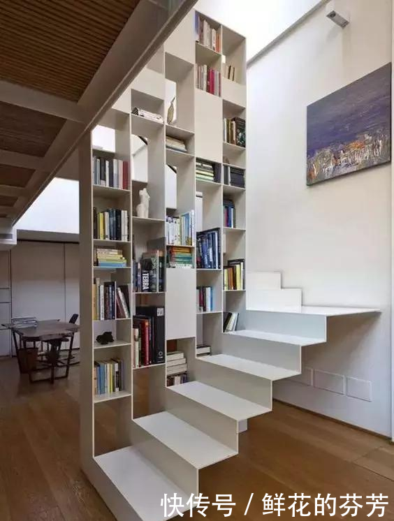 头一次见阳台卧室柜子这样装,太漂亮,门槛快被