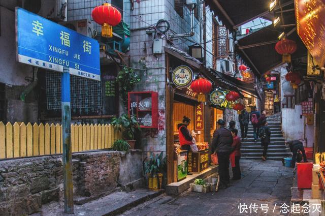 国内适合穷游的地方,景美消费低,堪称吃货的天堂