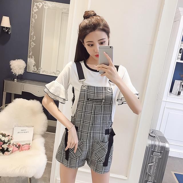 精致女人早就不买连衣裙，时下流行这几款套装，穿上美翻全场~