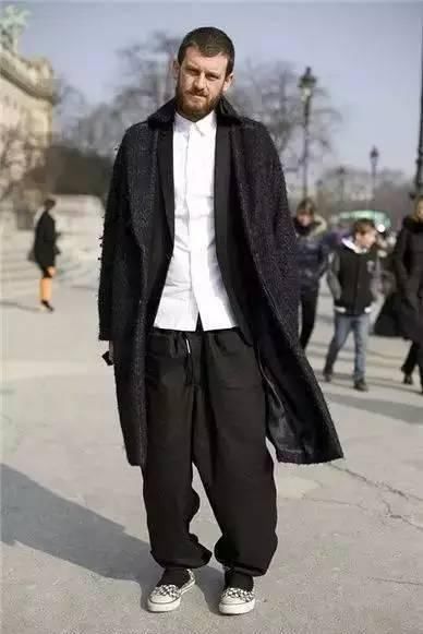  「正是」男士风衣简约风搭配，正是穿搭好时机！