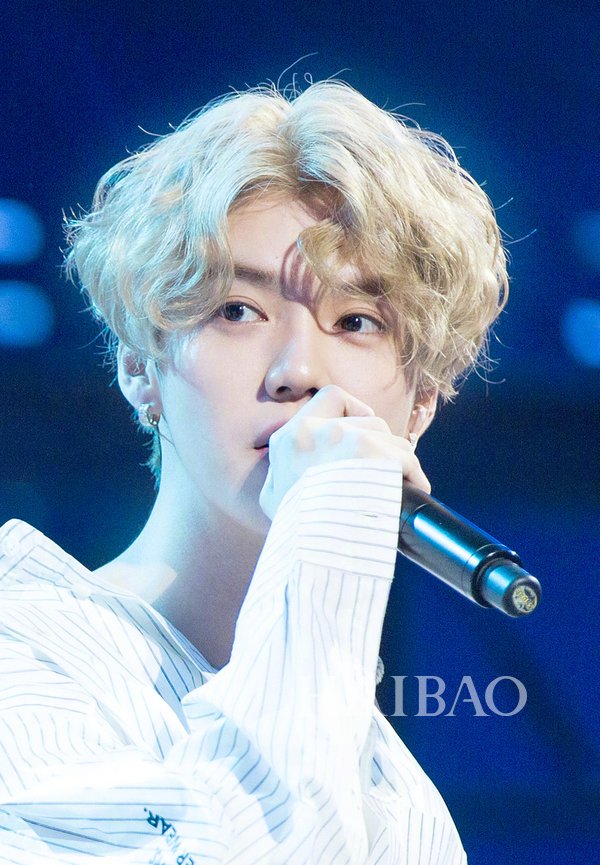 你的发型都要输给男爱豆了!易烊千玺王一博的鲻鱼头是什么鬼，范