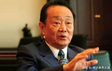 他是华人商界最成功、最受尊敬的富豪，数十年却只采访了两次！