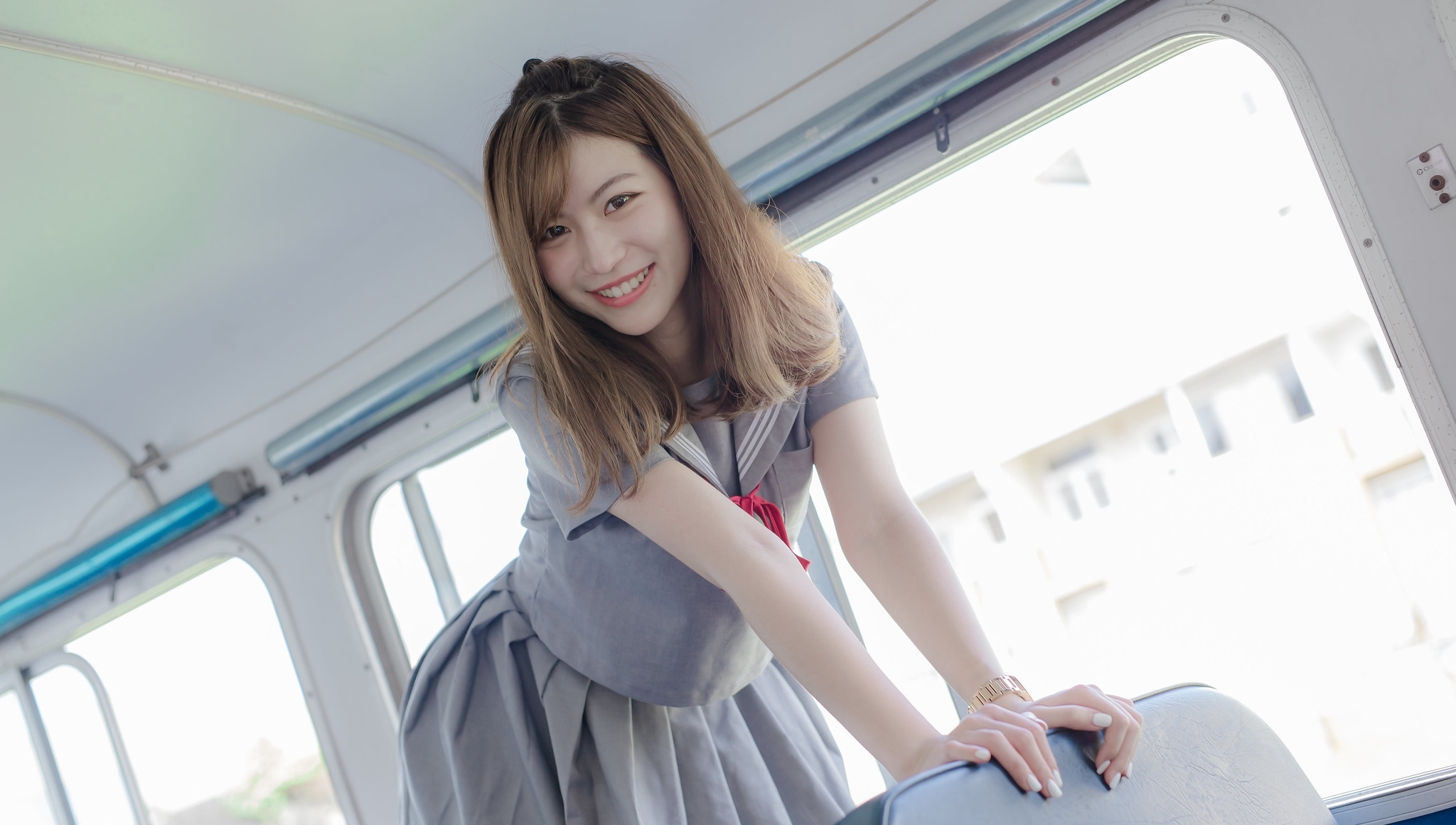  [写真]美女写真图集第56期：靓丽美女林温蒂校服写真上