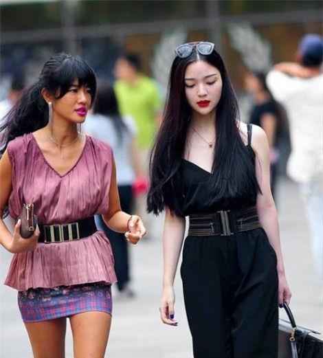 线条@塑造腿部线条,风哥街拍:温婉可人的美女