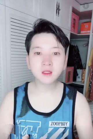 化妆术有多神奇？你以为是一位“娘娘”，其实是一个公子！