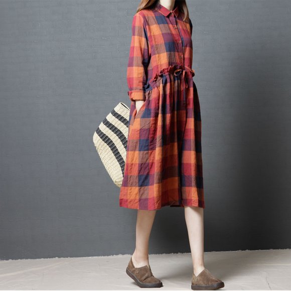 别再牛仔裤配外套了，城里姑娘都在穿藏肉裙出门，简直美死了