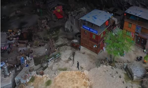 中国最“隐世”村庄，18户人家居住在洞中，亚洲最后穴居部落