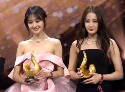 微博之夜郑爽照片