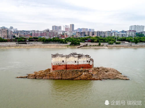 长江中这个700多年的“钉子户”，经历无数次洪峰，岿然不动！