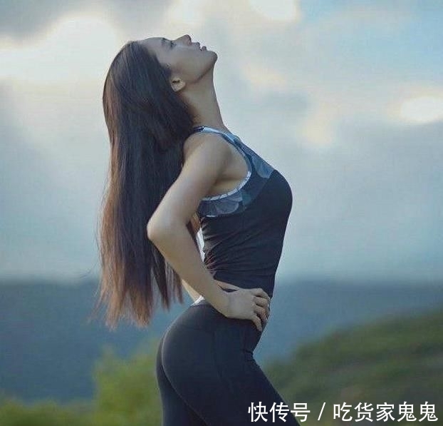 舒适@街拍美女:时尚甜美的小姐姐,靓丽的打扮,展现出曼妙身材!