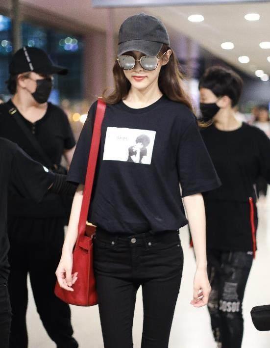 唐嫣穿紧身裤打95分，张韶涵穿紧身裤打85分，最后一个只想给1分